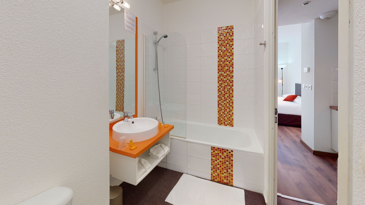 Photo of Bathroom in Fontaine-Bayonne-Cartoucherie