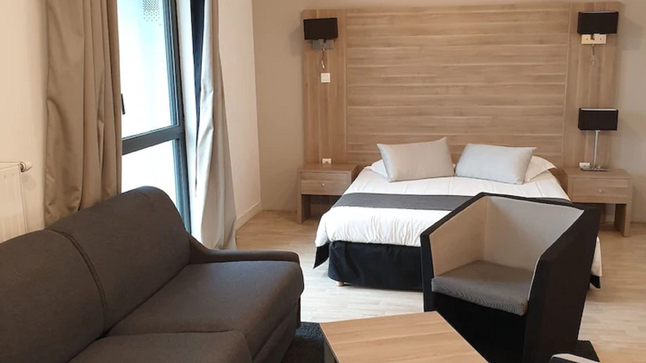 Photo of Bedroom in Hotel-de-Ville