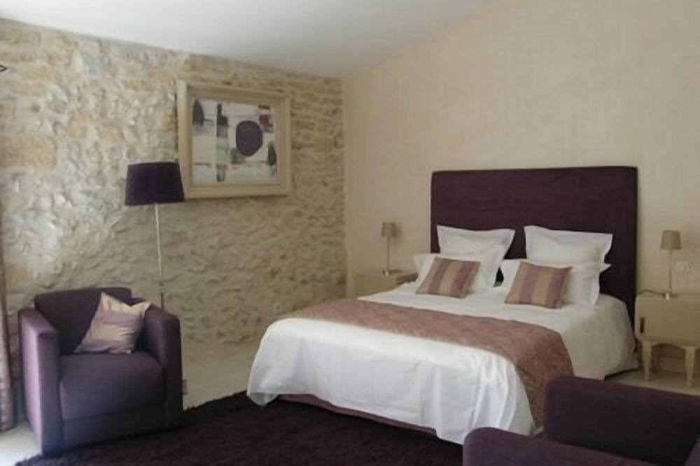 Photo of Bedroom in Collias