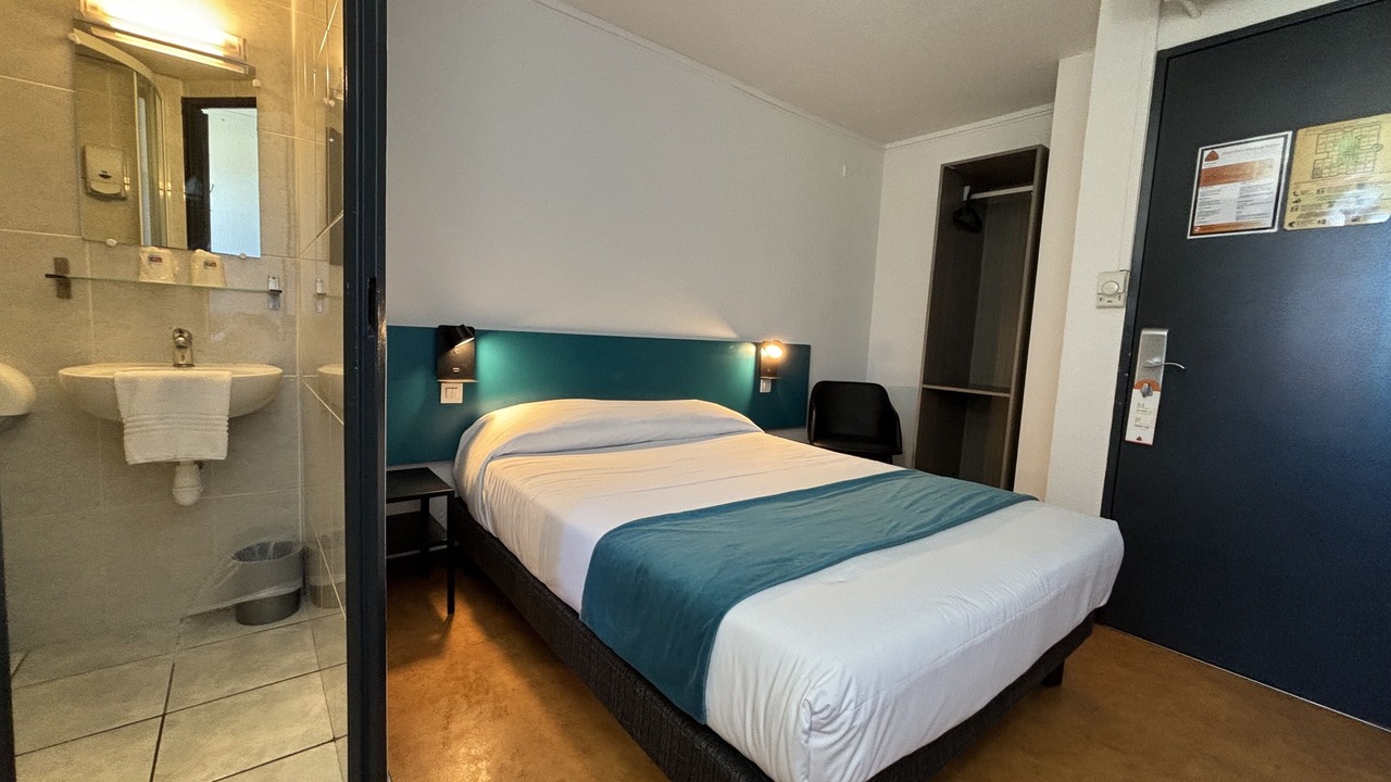 Photo of Bedroom in Saint Tronquet Business Park