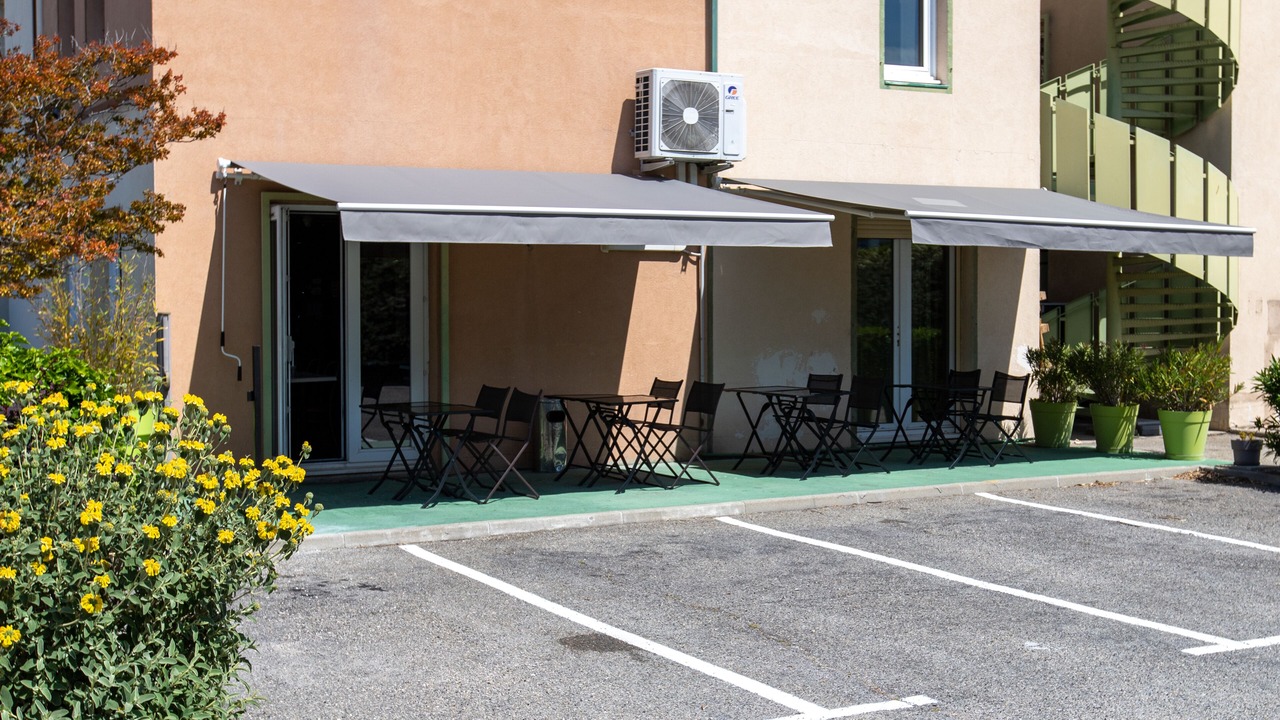 Photo of Patio Balcony in Saint Tronquet Business Park
