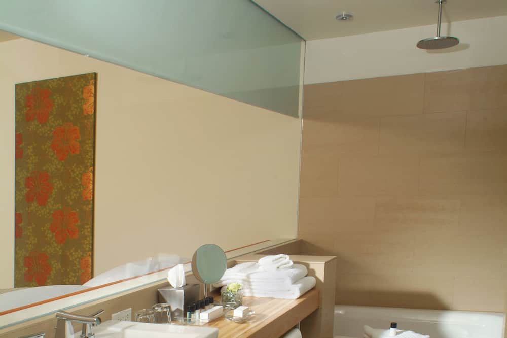 Photo of Bathroom in Ford City