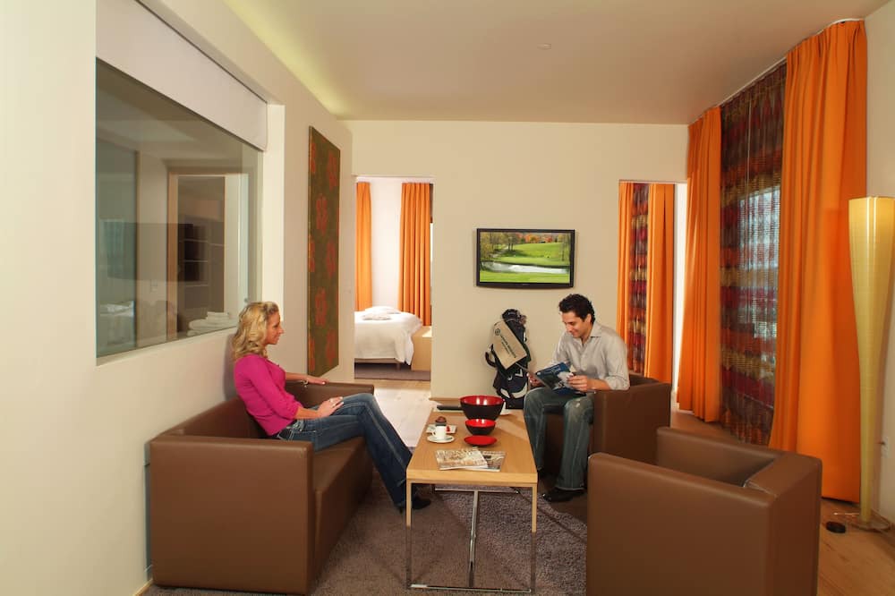 Photo of Livingroom in Ford City