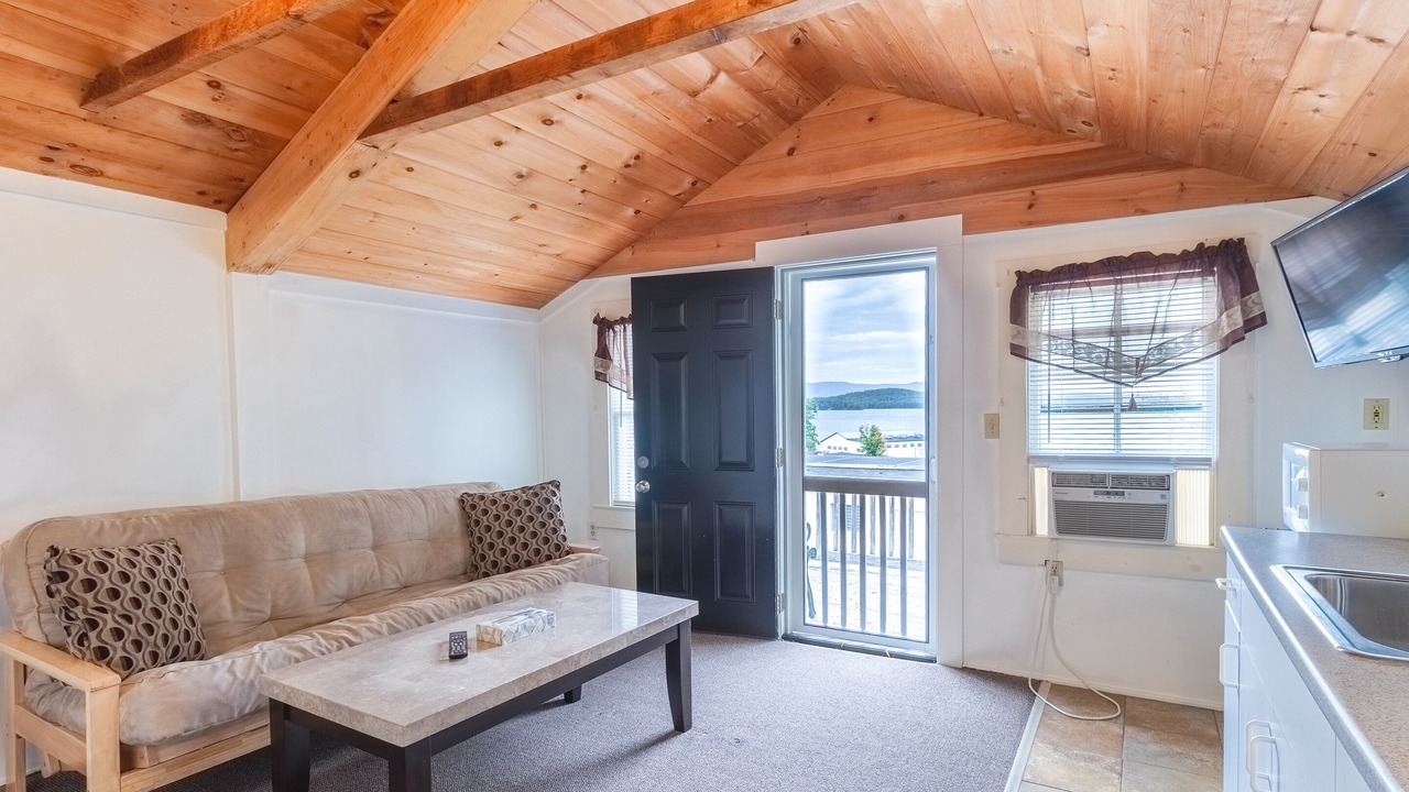 Photo of Patio Balcony in Weirs Beach