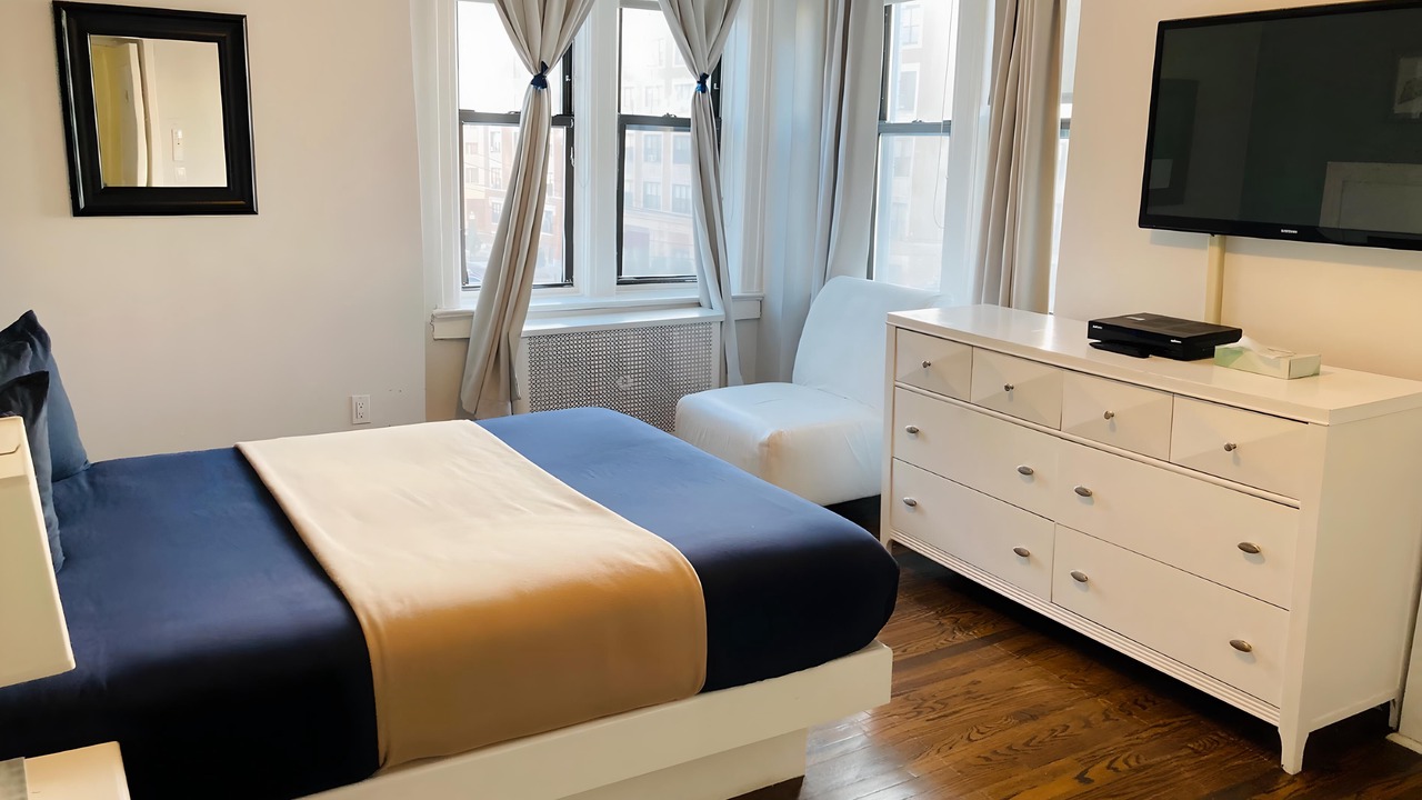 Photo of Bedroom in Long Beach