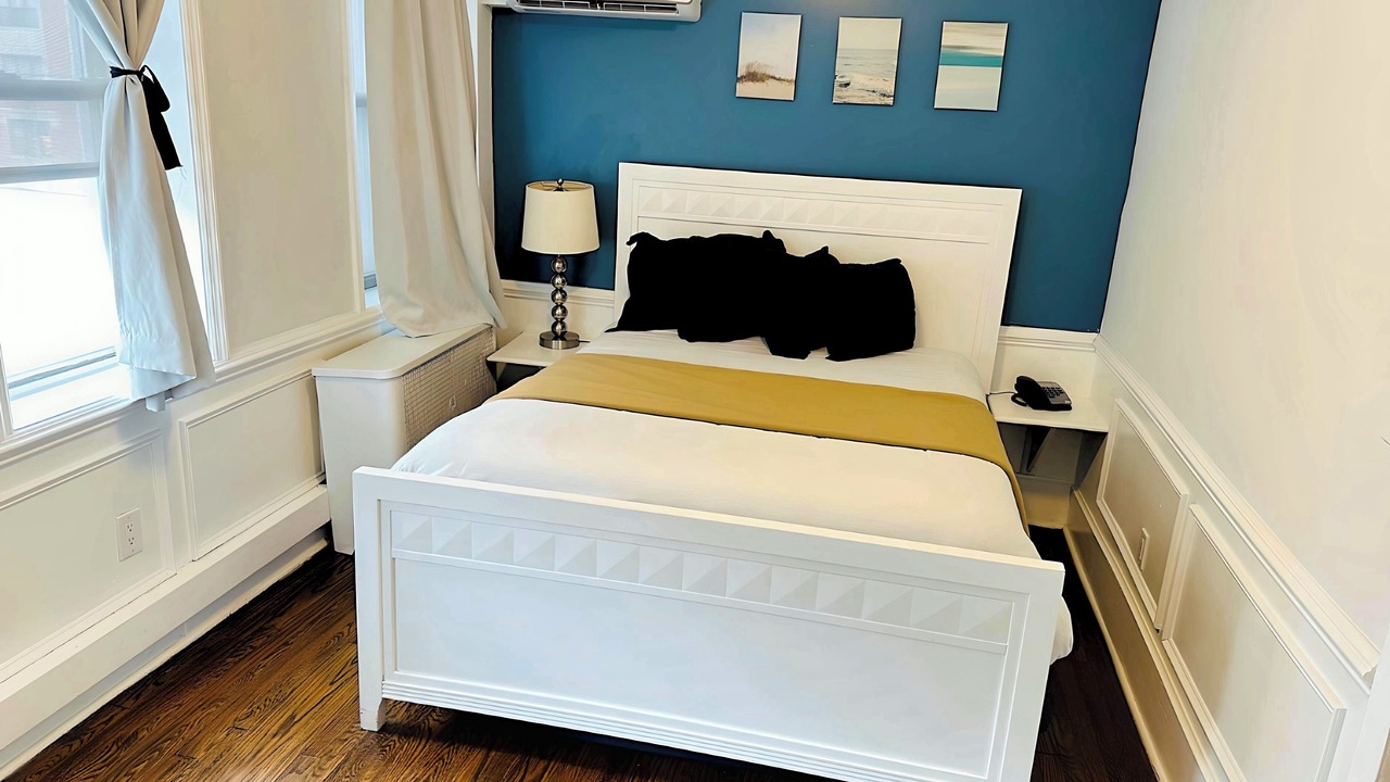 Photo of Bedroom in Long Beach