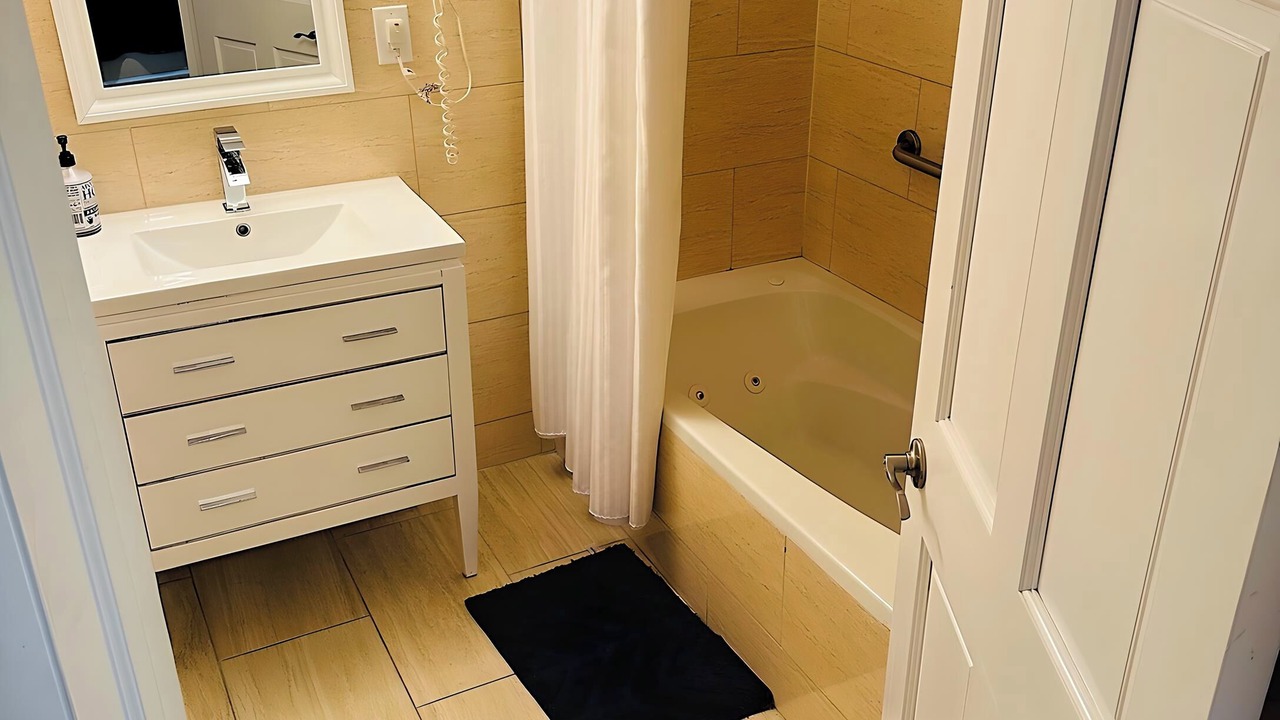 Photo of Bathroom in Long Beach