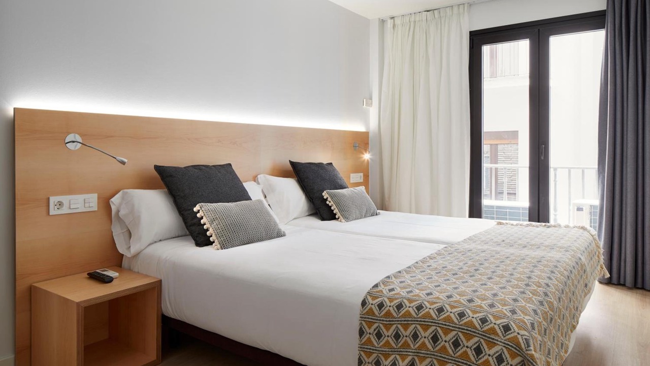 Photo of Bedroom in Pamplona City Centre