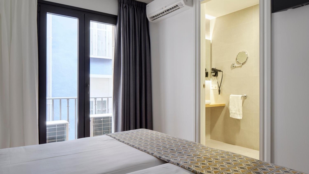 Photo of Bedroom in Pamplona City Centre