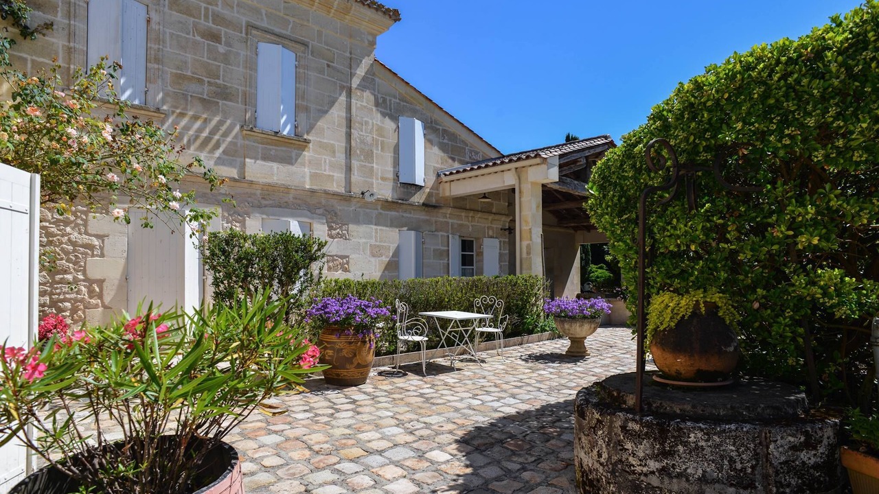 Photo of Outdoor in Saint-Michel-de-Fronsac