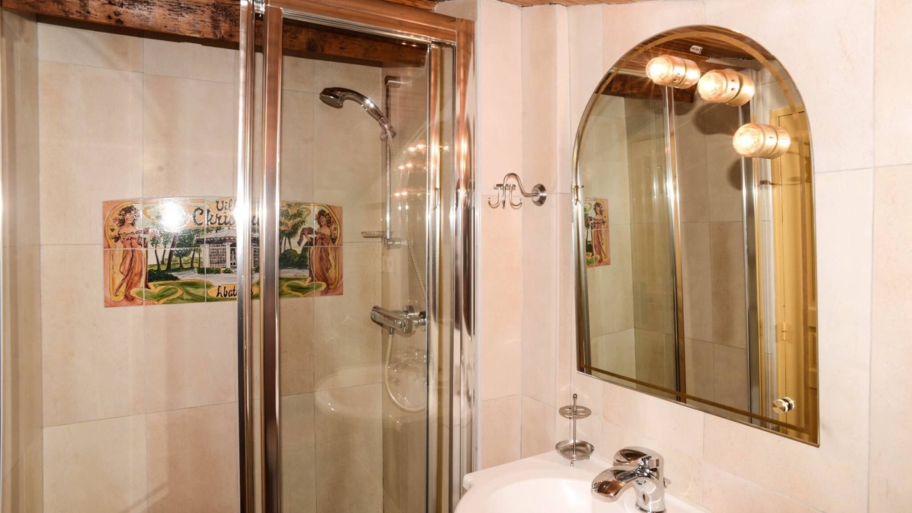 Photo of Bathroom in Saint-Michel-de-Fronsac