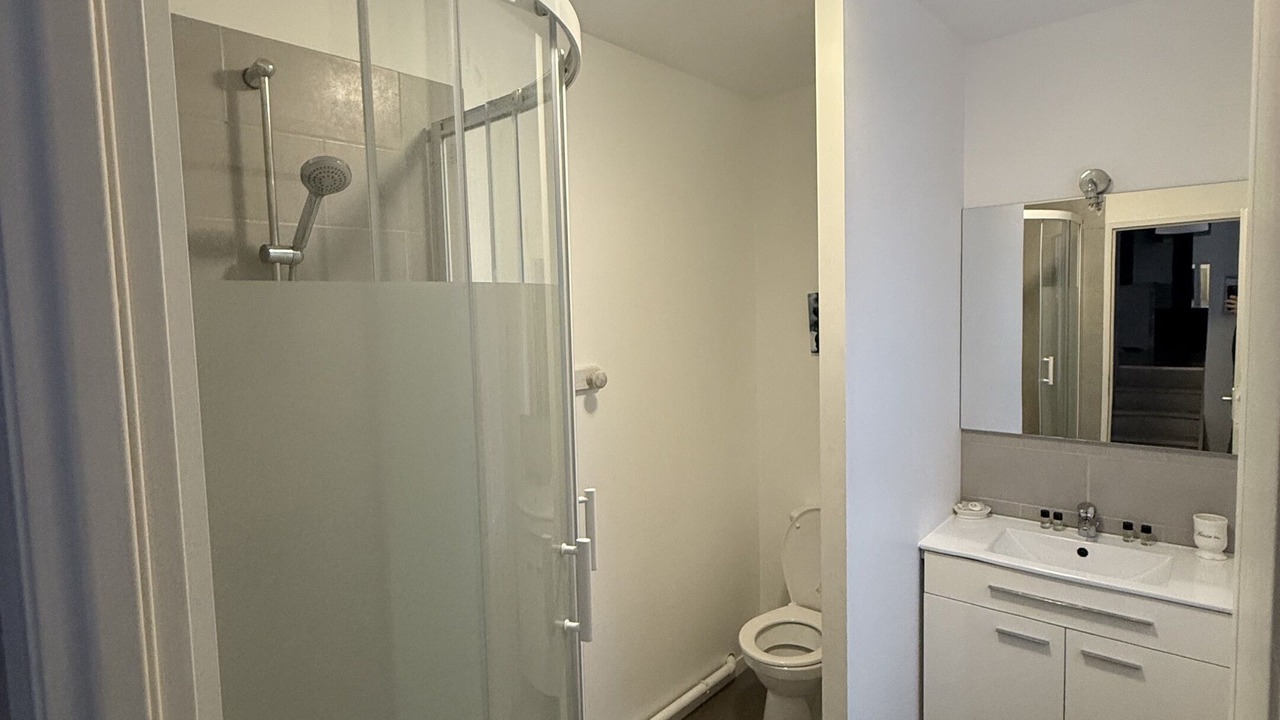 Photo of Bathroom in Greges