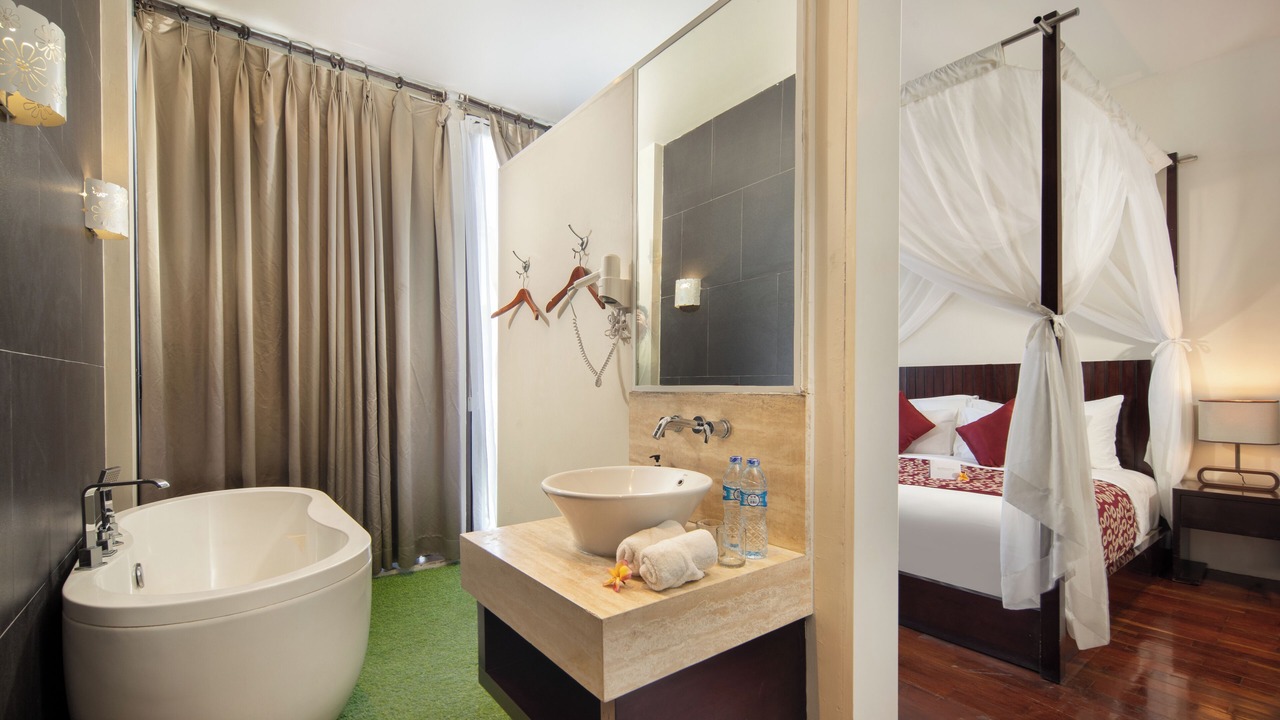 Photo of Bathroom in Kartika Plaza