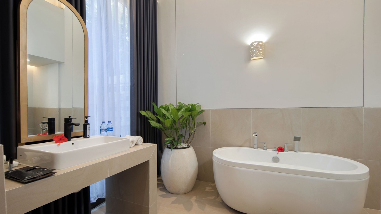 Photo of Bathroom in Kartika Plaza