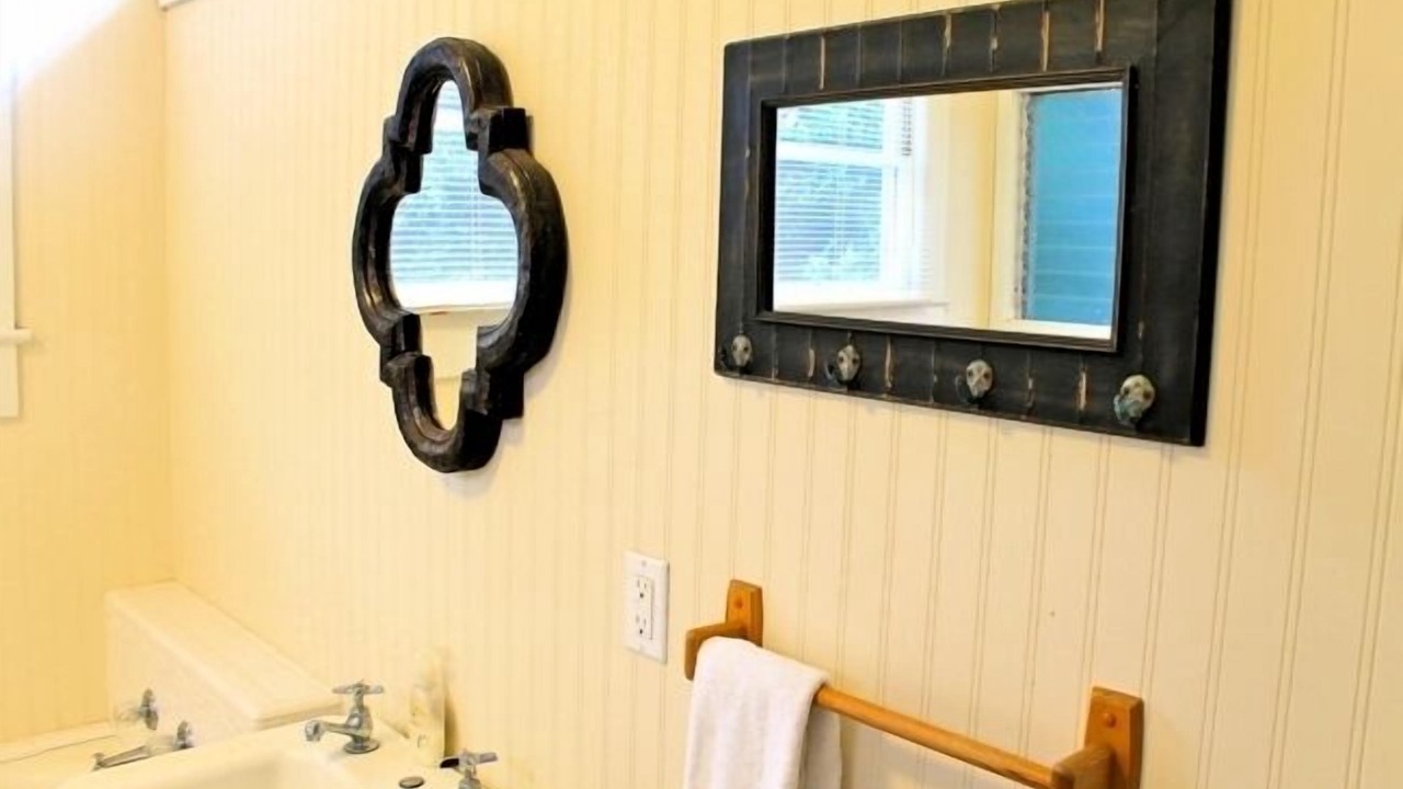 Photo of Bathroom in Pahala