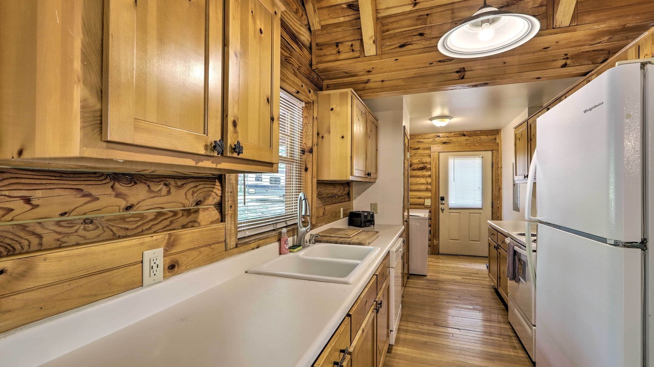 Photo of Kitchen in Eatonton