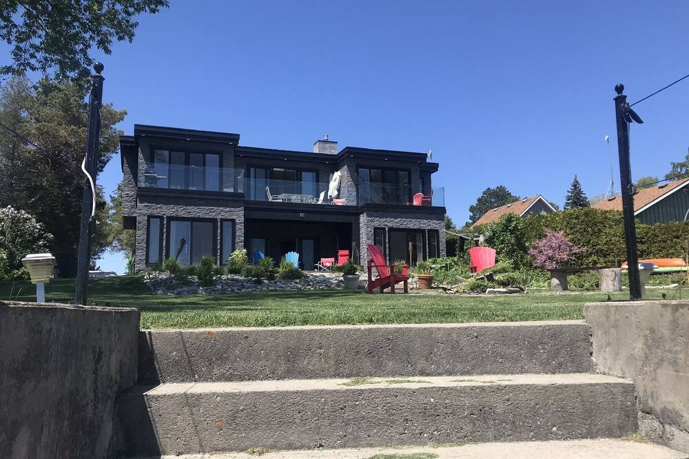 Photo of Outdoor in Carrying Place