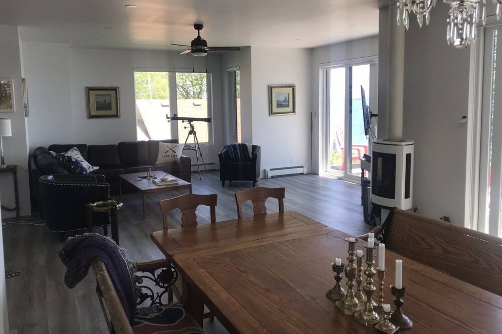 Photo of Livingroom in Carrying Place