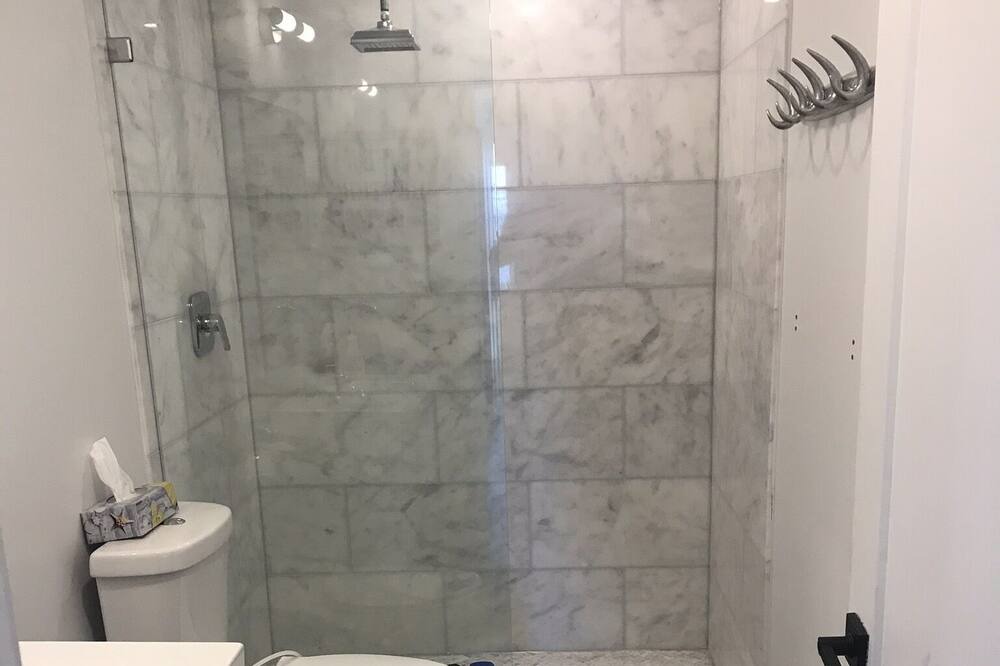 Photo of Bathroom in Carrying Place