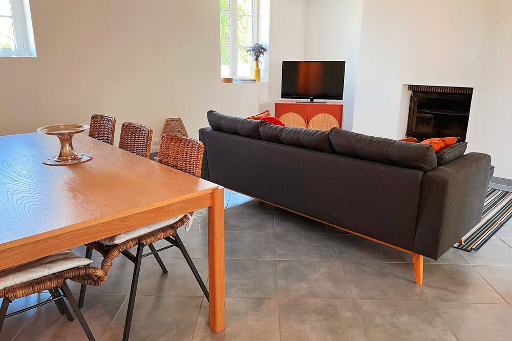 Photo of Livingroom in Barville-en-Gatinais