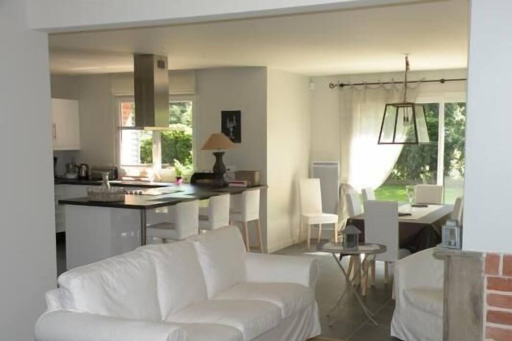 Photo of Livingroom in Sainghin-en-Melantois