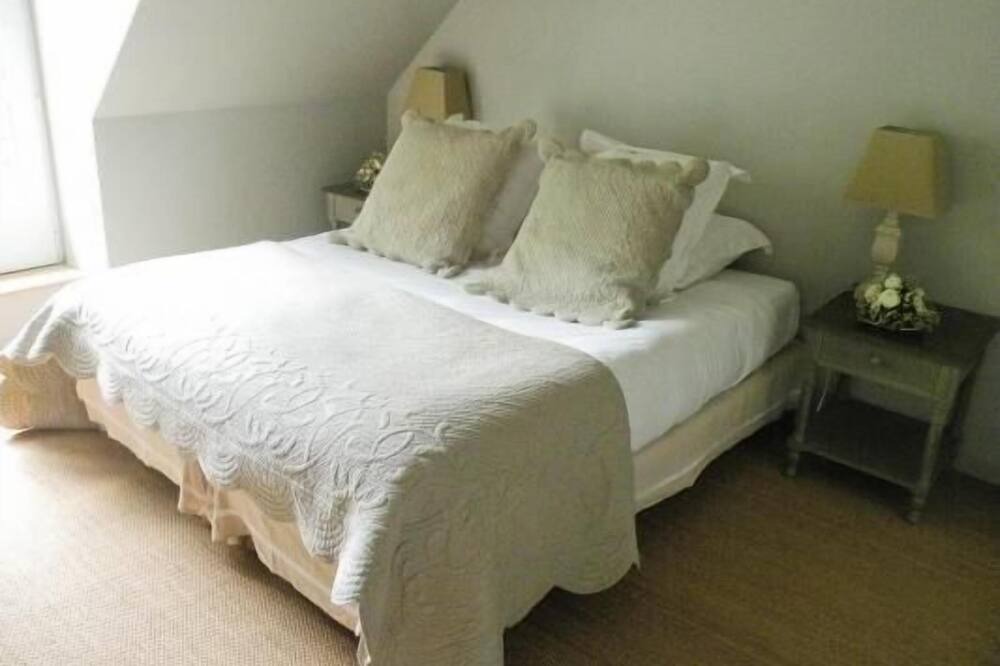 Photo of Bedroom in Sainghin-en-Melantois