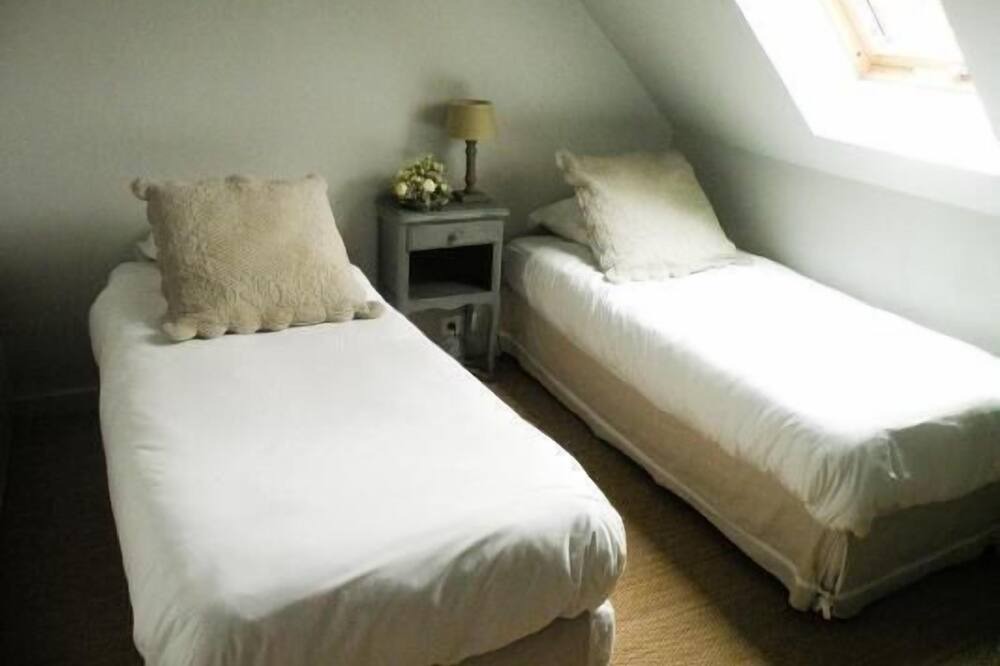 Photo of Bedroom in Sainghin-en-Melantois
