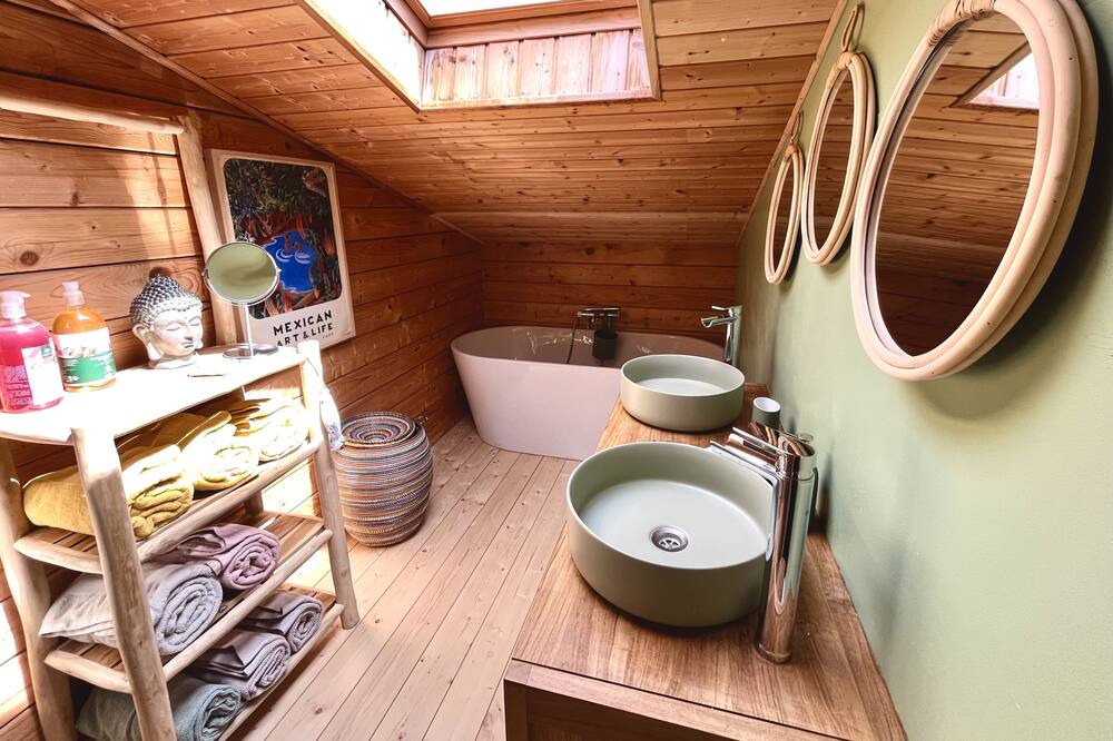 Photo of Bathroom in Talmont-Saint-Hilaire