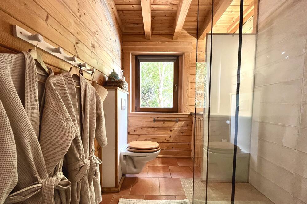 Photo of Bathroom in Talmont-Saint-Hilaire