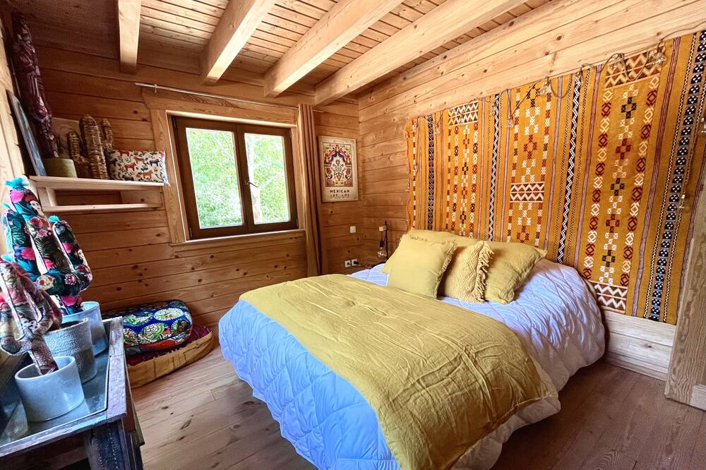 Photo of Bedroom in Talmont-Saint-Hilaire