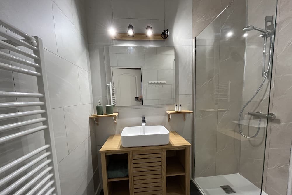 Photo of Bathroom in Saint-Branchs