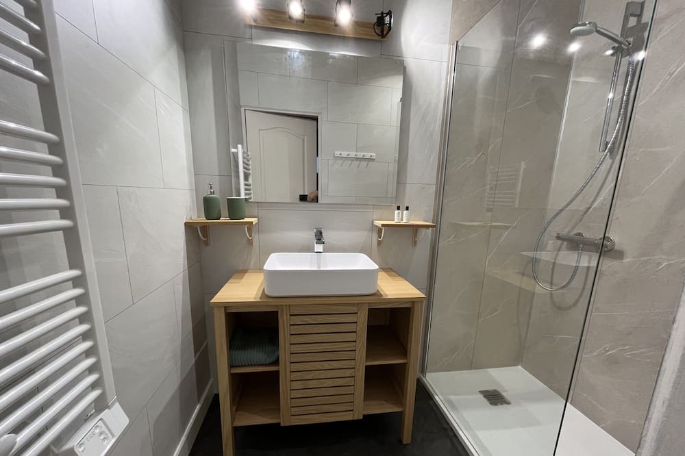 Photo of Bathroom in Saint-Branchs