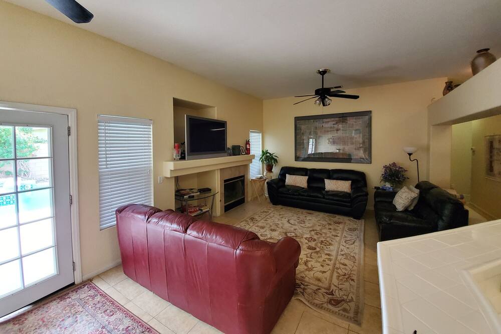 Photo of Livingroom in Cathedral City