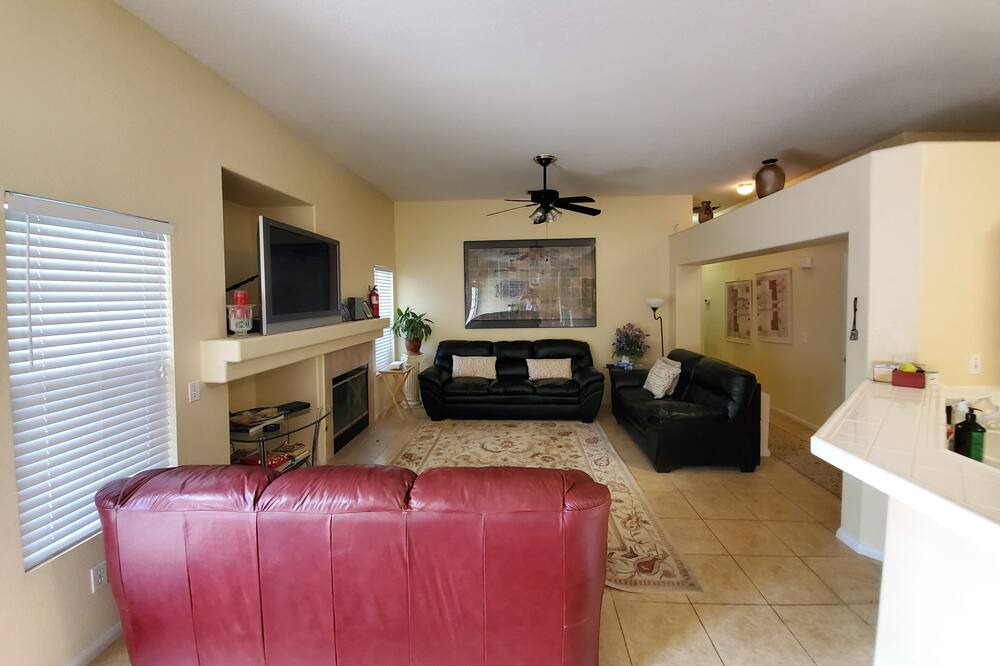 Photo of Livingroom in Cathedral City