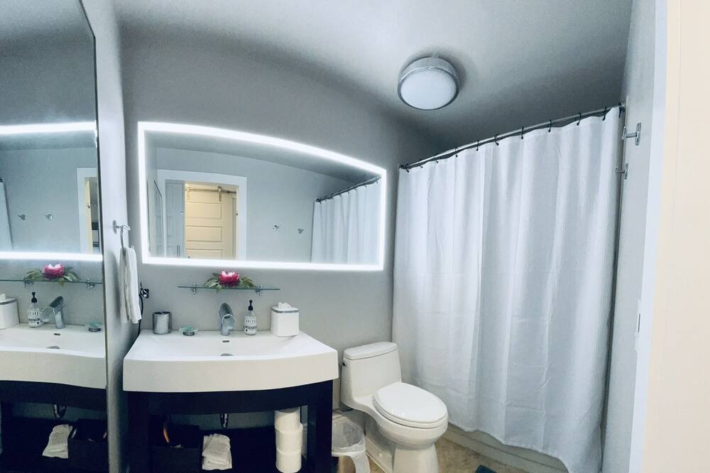 Photo of Bathroom in Valrico