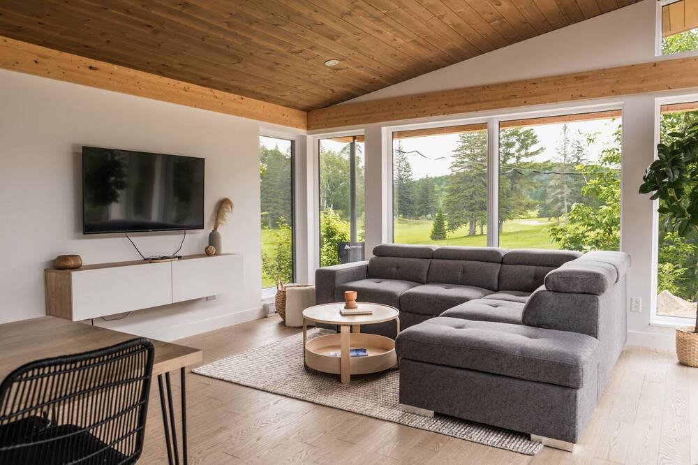 Photo of Livingroom in Argenteuil Regional County Municipality