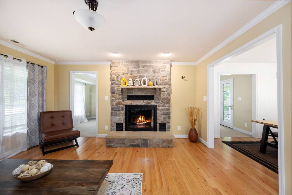 Photo of Livingroom in Fredericksburg