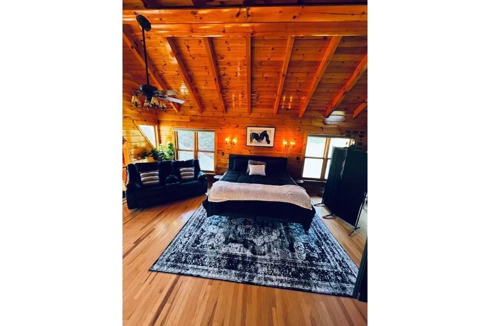 Photo of Bedroom in Talking Rock