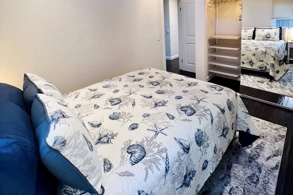 Photo of Bedroom in Hermosa Beach