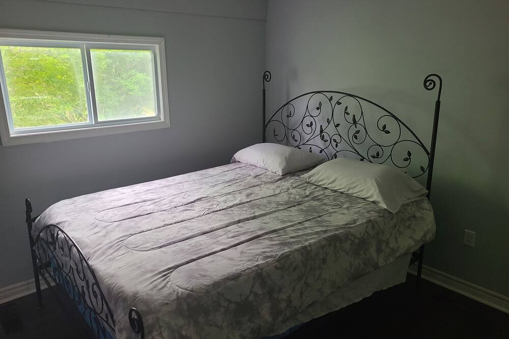 Photo of Bedroom in Howe Island