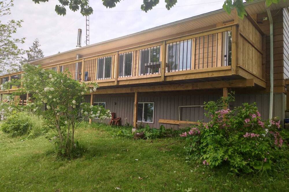 Photo of Outdoor in Howe Island