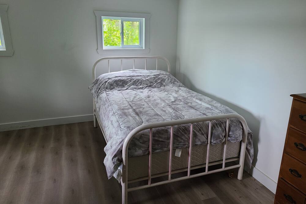 Photo of Bedroom in Howe Island