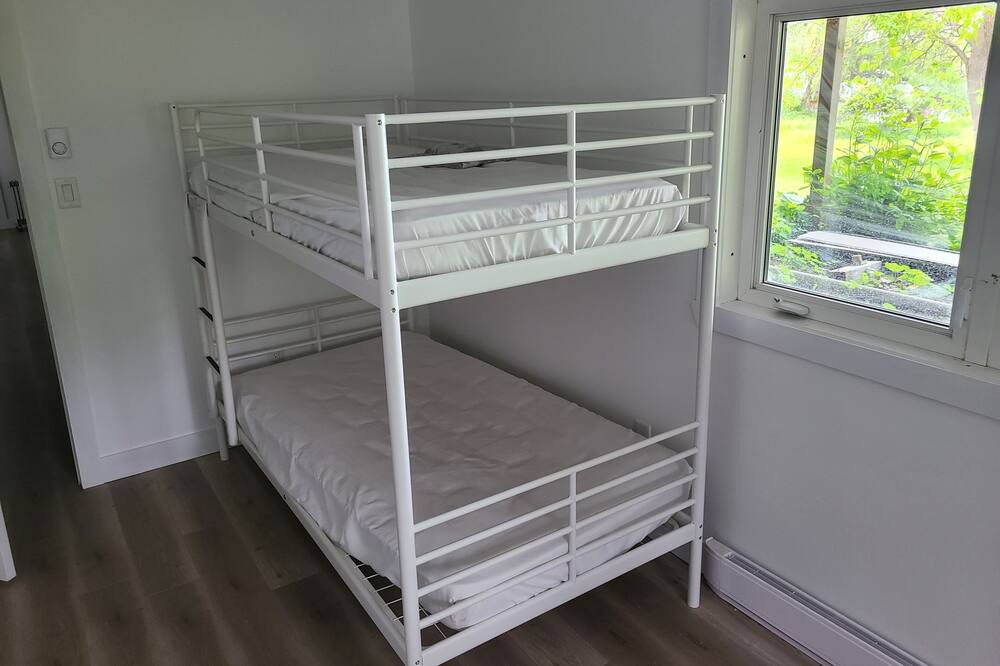 Photo of Bedroom in Howe Island