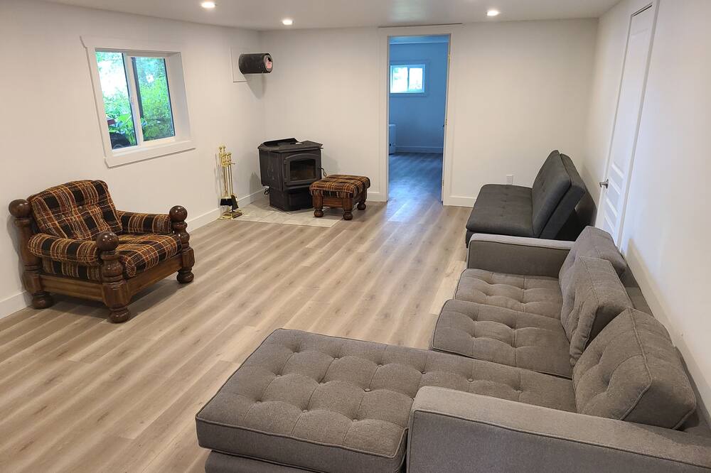 Photo of Livingroom in Howe Island