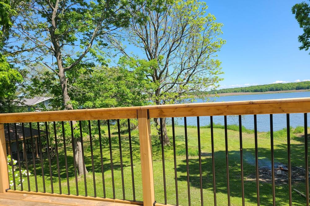 Photo of Patio Balcony in Howe Island