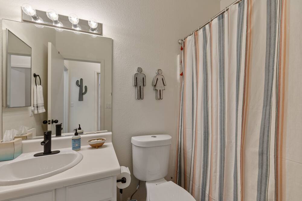 Photo of Bathroom in Arrowhead Sunrise