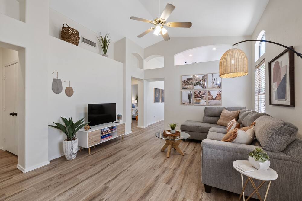 Photo of Livingroom in Arrowhead Sunrise