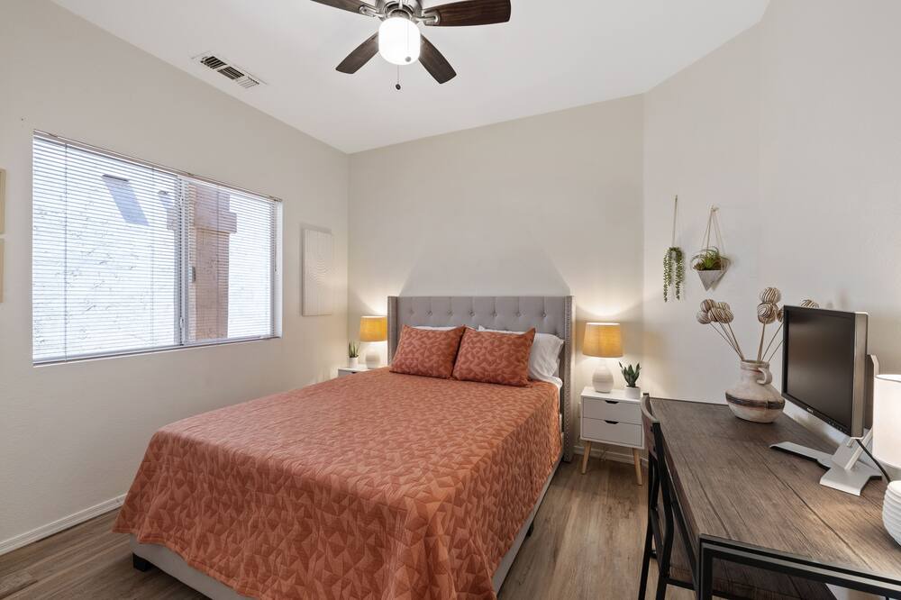 Photo of Bedroom in Arrowhead Sunrise