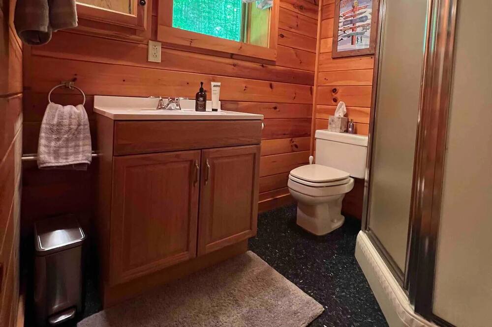 Photo of Bathroom in Wardsboro