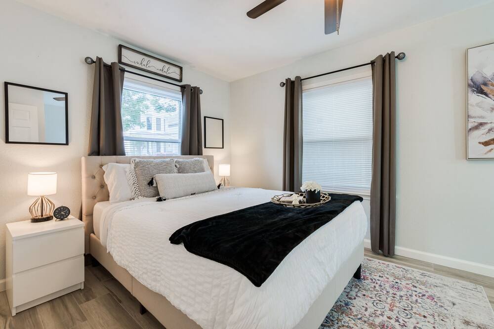 Photo of Bedroom in Shady Acres